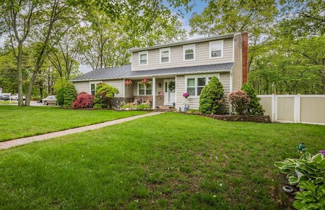 #1 photo, 3 Deerfield Court, Holtsville , NY 11742