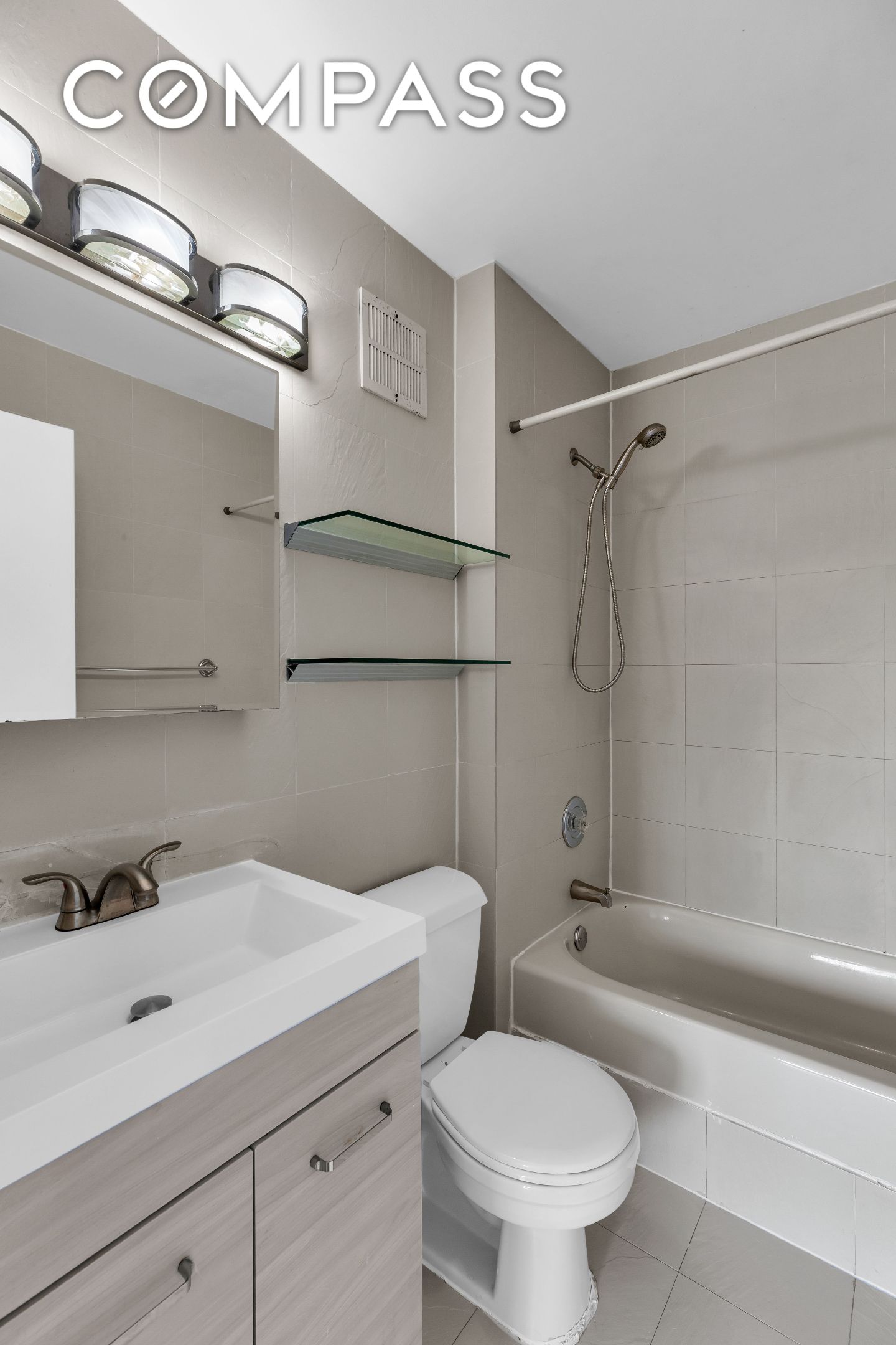 #18 photo, 25-40 Shore Boulevard, クイーンズ区 Astoria , NY 11102