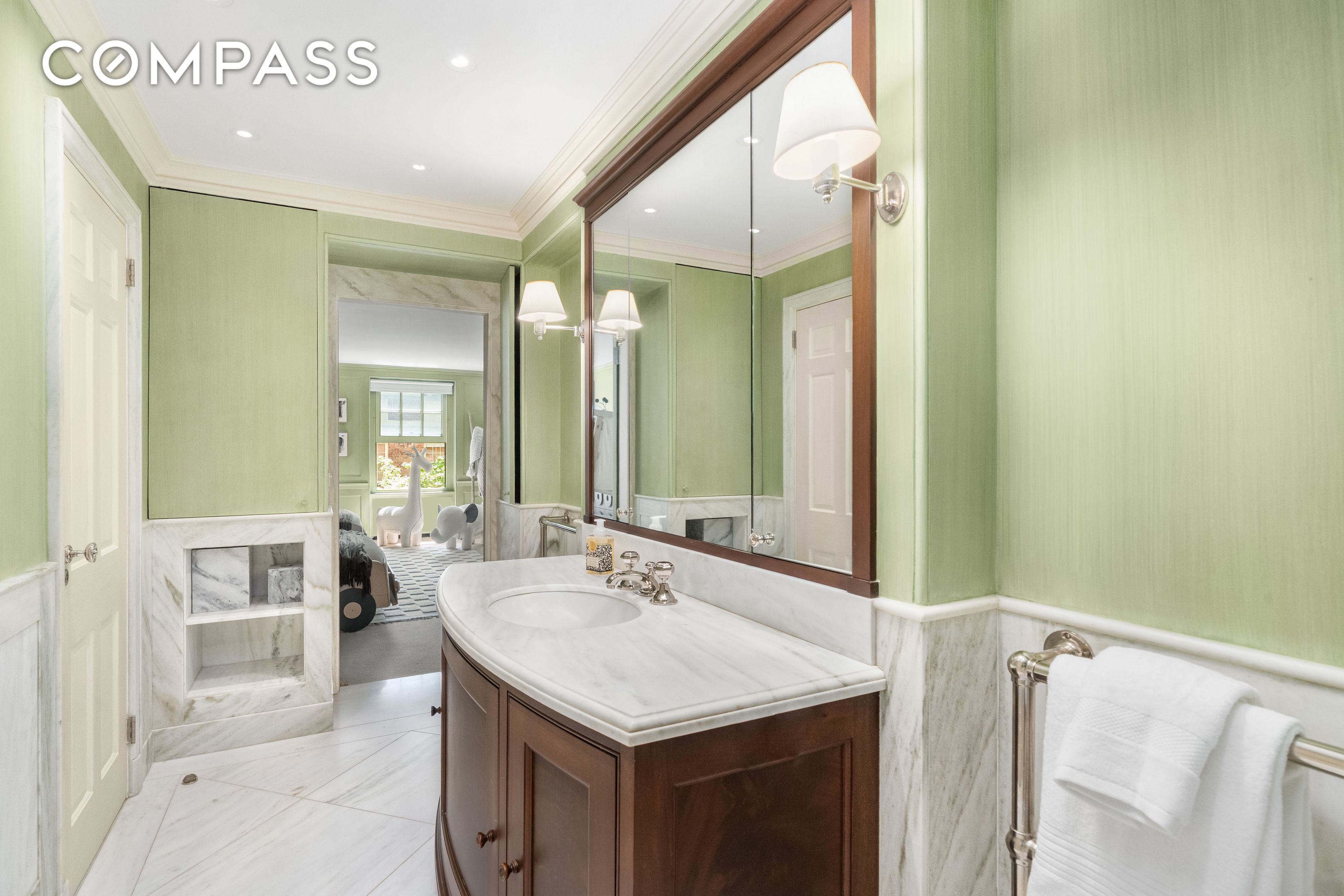 #22 photo, 46 E 71st Street, Lenox Hill , NY 10021