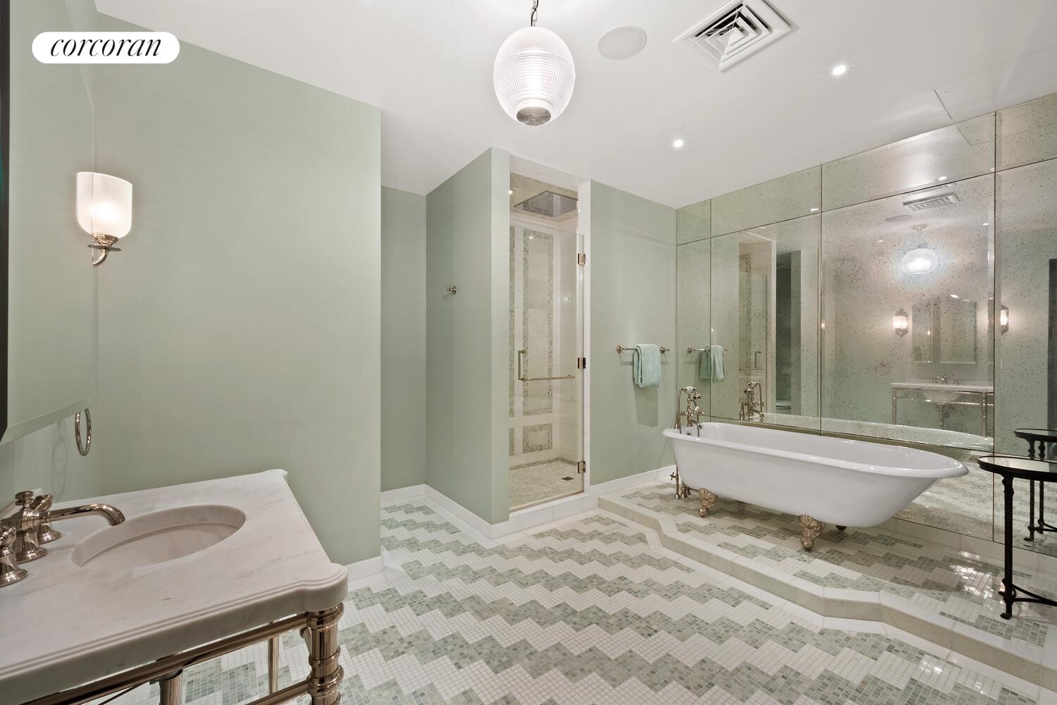 #11 photo, 1 CENTRAL Park W, マンハッタン Lincoln Square , NY 10023