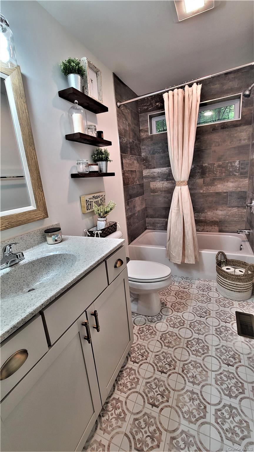 #19 photo, 68 Schleiermacher Road, Livingston Manor , NY 12758