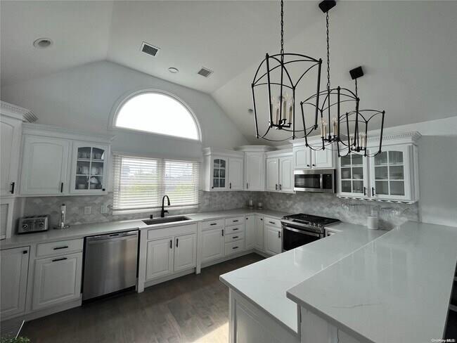 #4 photo, 24 Bungalow Walk, サフォーク郡 Ocean Beach , NY 11770