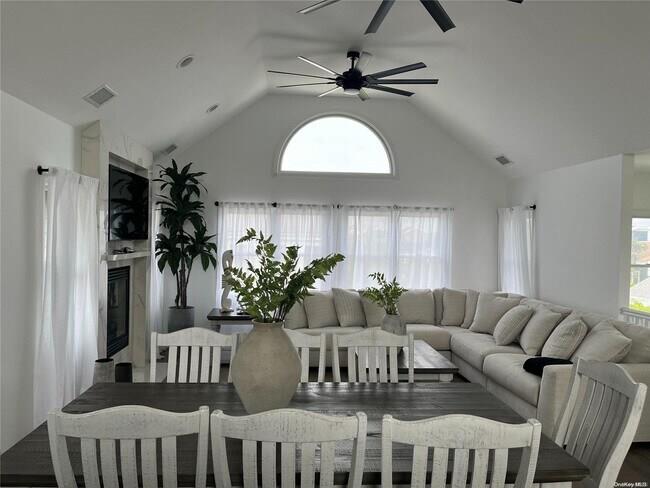 #6 photo, 24 Bungalow Walk, サフォーク郡 Ocean Beach , NY 11770