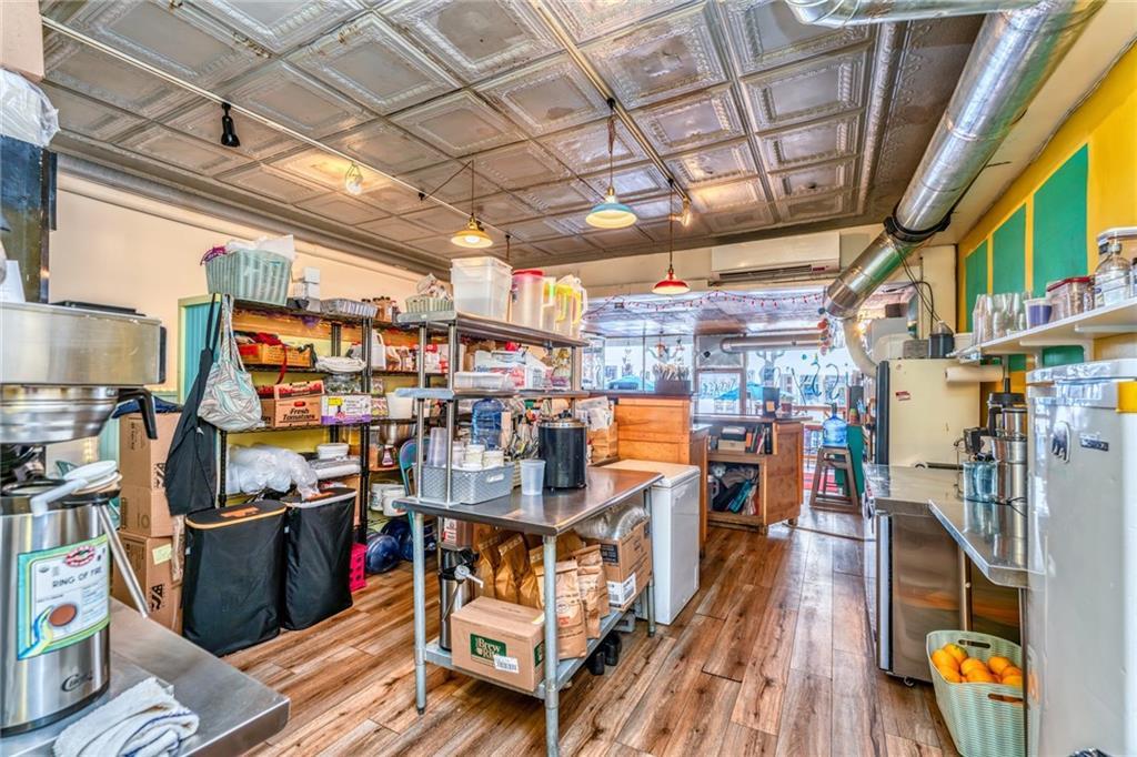 #16 photo, 324 Wall Street, Kingston , NY 12401