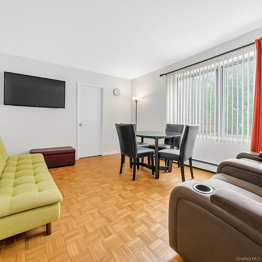 #4 photo, 110 Pearsall Drive, Mount Vernon , NY 10552