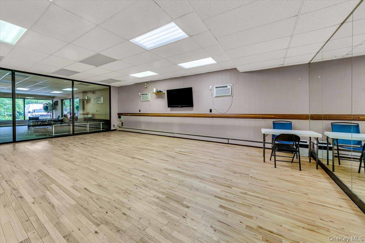 #8 photo, 110 Pearsall Drive, Mount Vernon , NY 10552