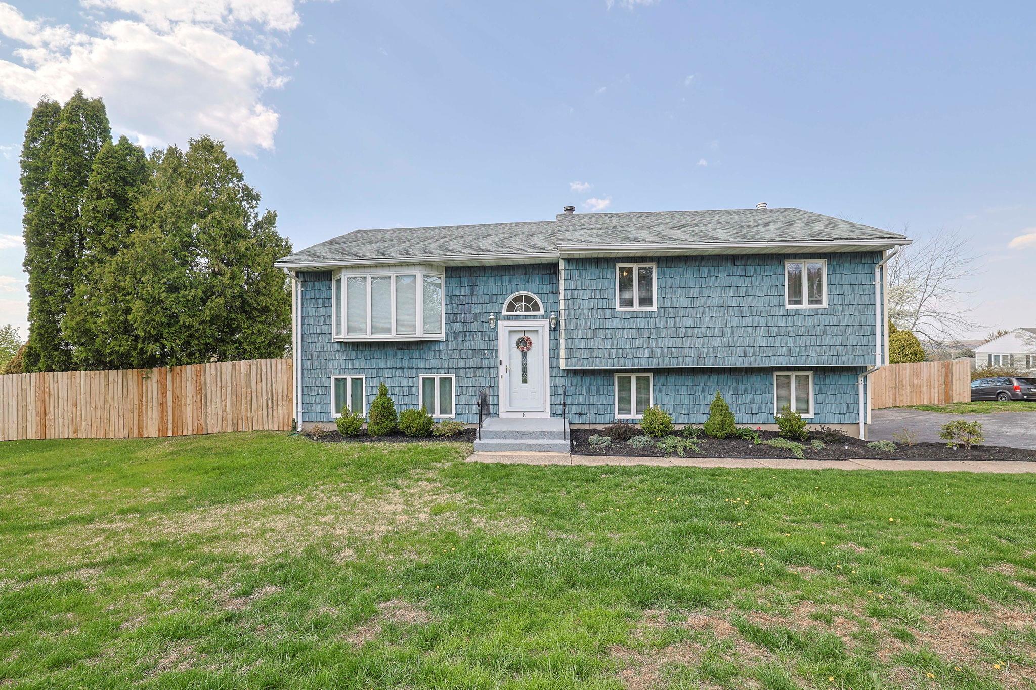 #1 photo, 8 Country Lane, Warwick , NY 10990