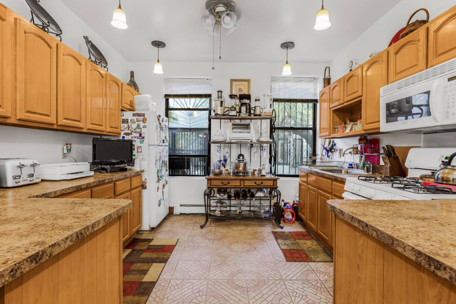 #5 photo, 898 Hancock Street, Ocean Hill , NY 11233