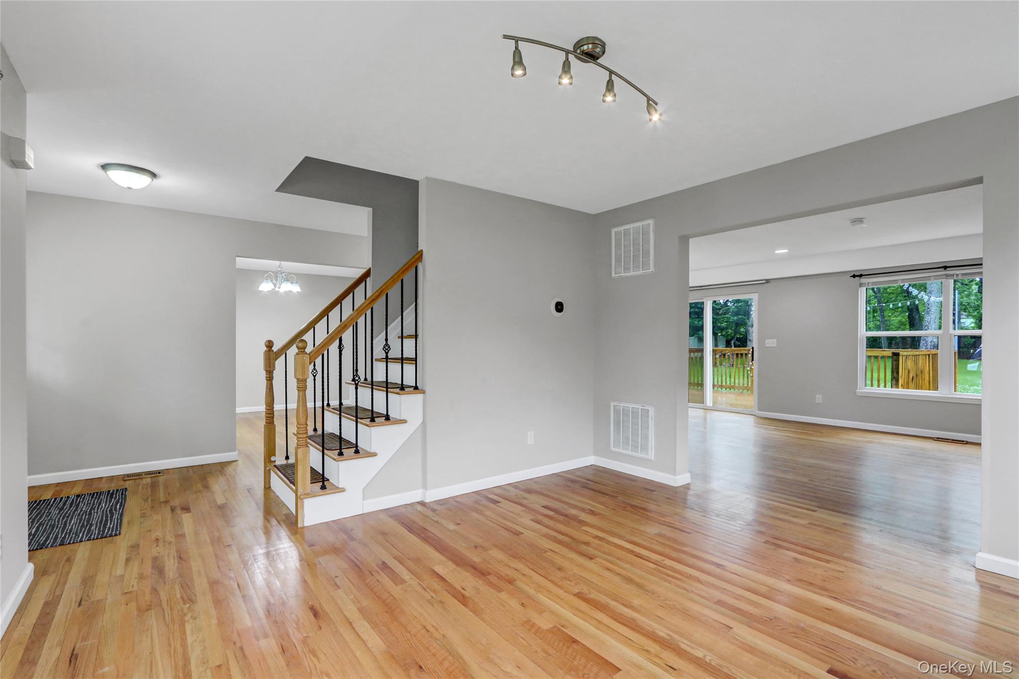 #8 photo, 27 Inwood Avenue, サフォーク郡 Selden , NY 11784