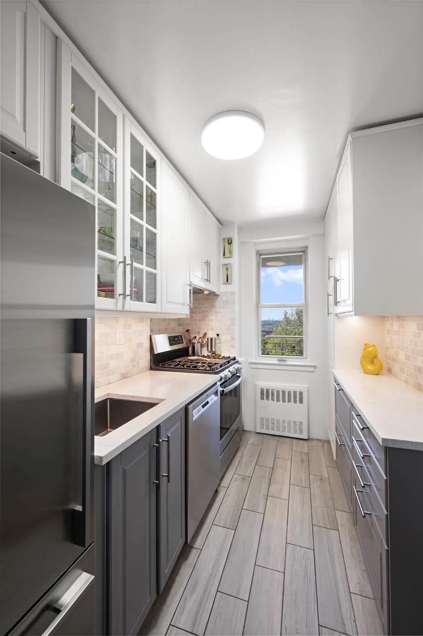 #7 photo, 3135 Johnson Avenue, Bronx , NY 10463