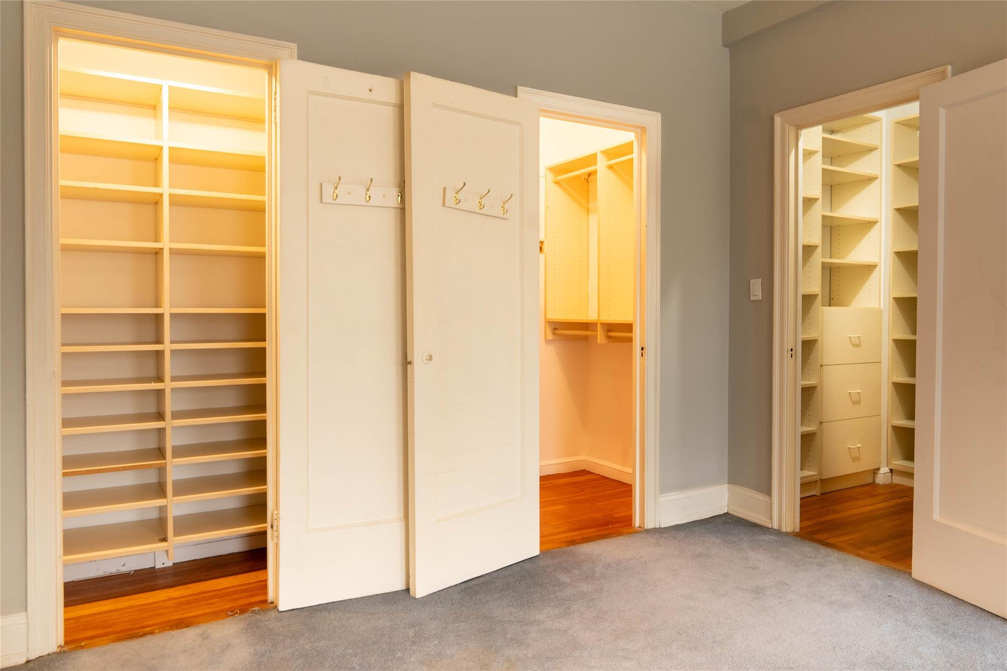 #12 photo, 8 Barstow Road, Great Neck , NY 11021