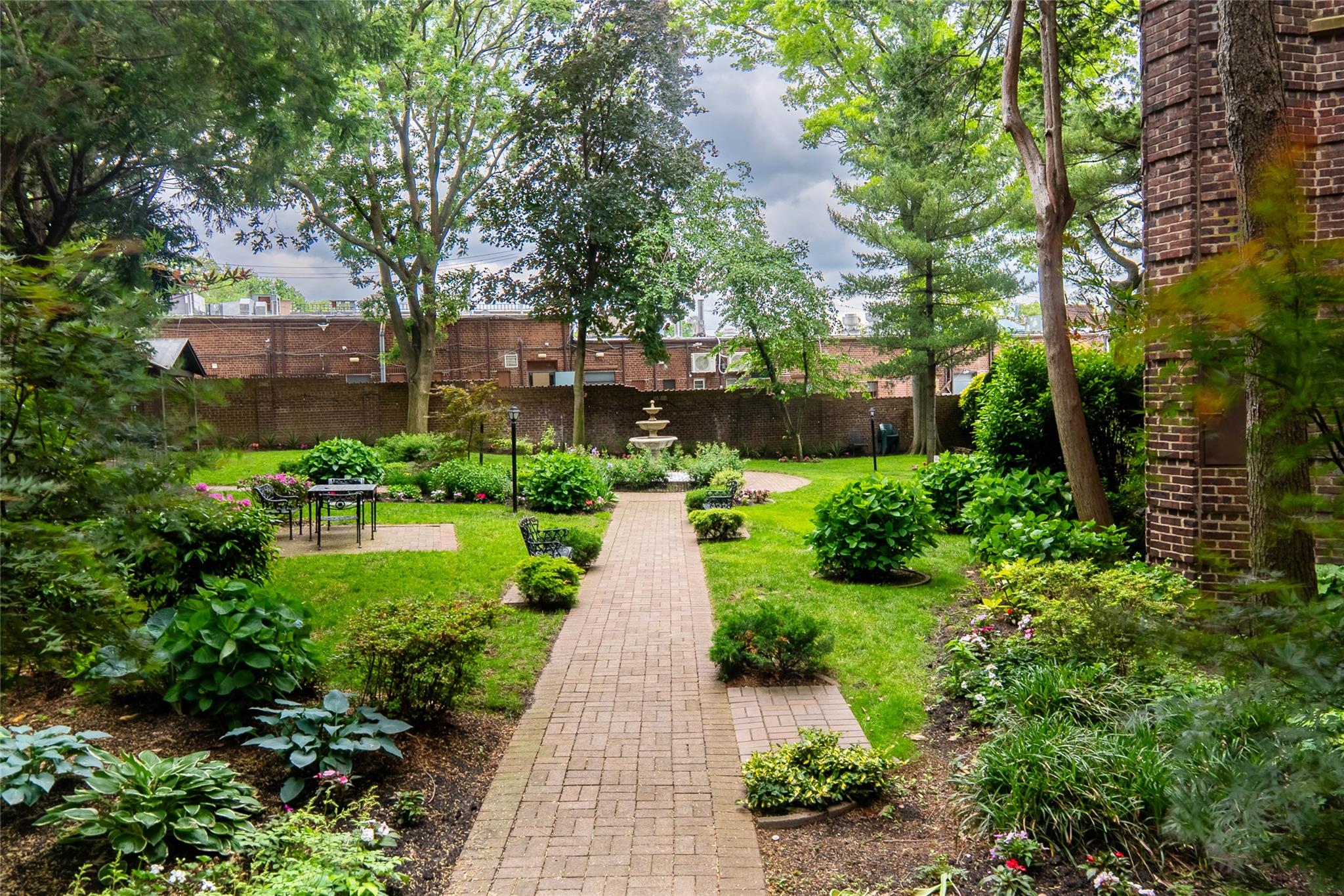 #16 photo, 8 Barstow Road, Great Neck , NY 11021