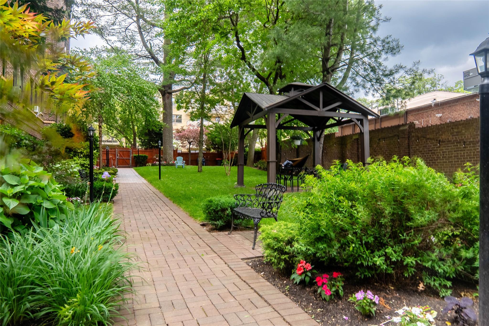 #17 photo, 8 Barstow Road, Great Neck , NY 11021