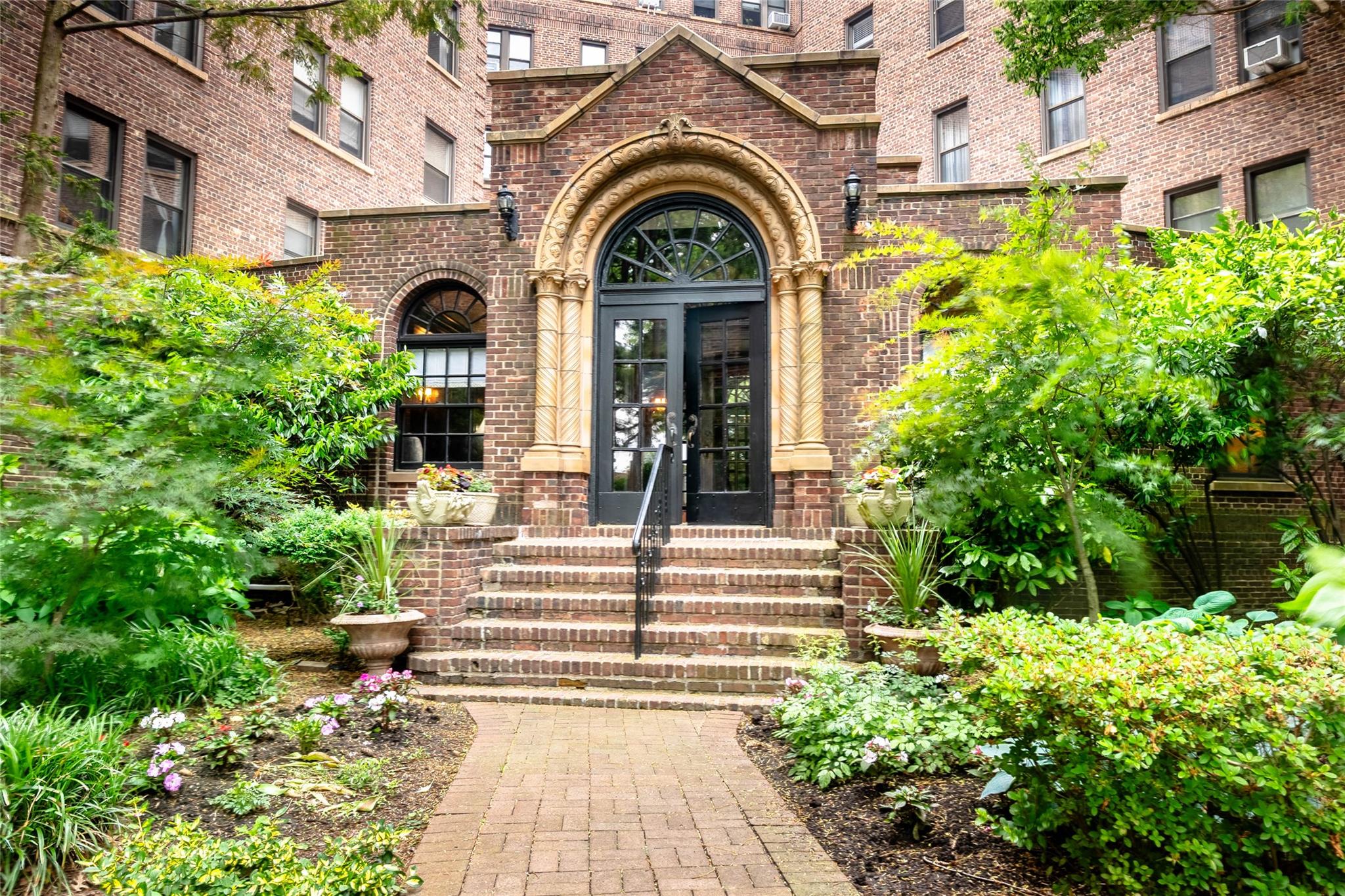 #18 photo, 8 Barstow Road, Great Neck , NY 11021