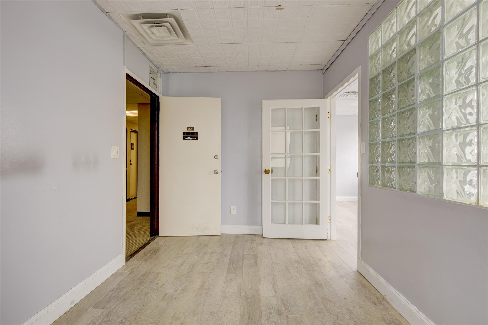 #10 photo, 100 W Park Avenue, ナッソー郡 Long Beach , NY 11561