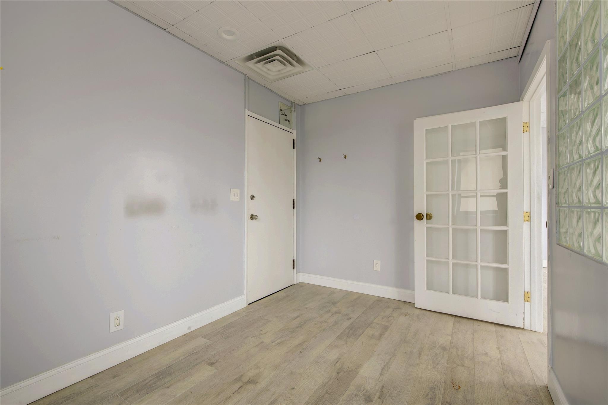 #3 photo, 100 W Park Avenue, ナッソー郡 Long Beach , NY 11561