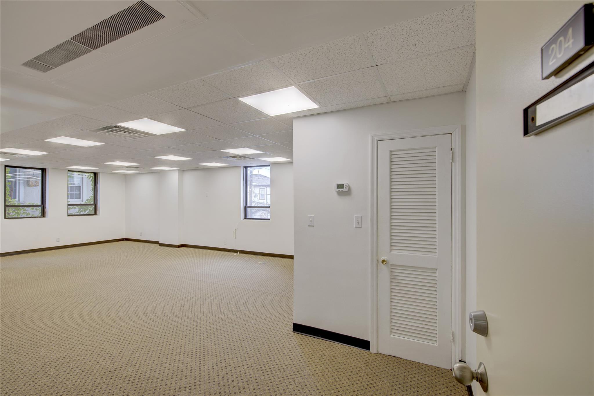 #8 photo, 100 W Park Avenue, ナッソー郡 Long Beach , NY 11561