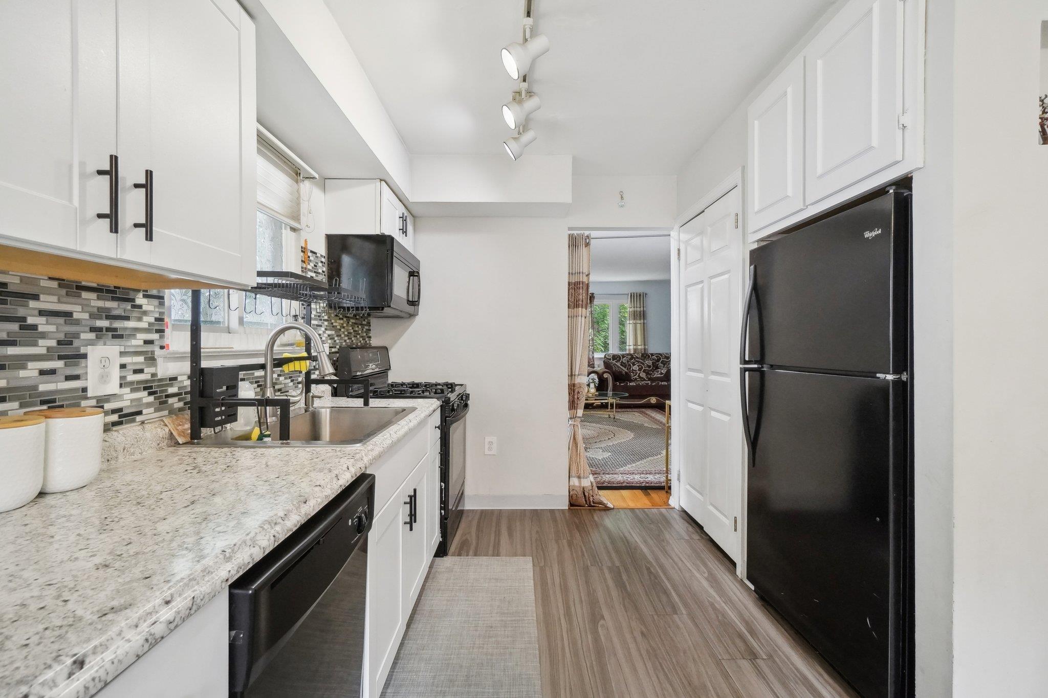 #17 photo, 46 Lonergan Drive, Suffern , NY 10901