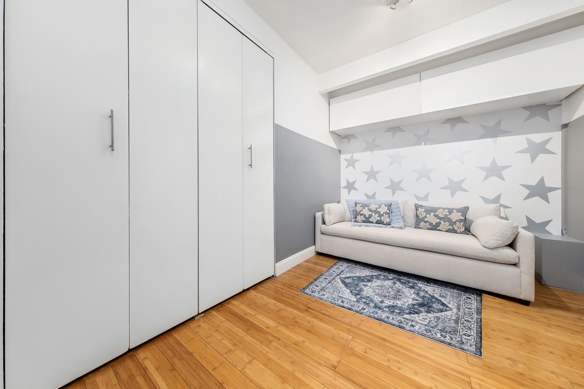 #12 photo, 393 W 49TH Street, マンハッタン Hells Kitchen , NY 10019