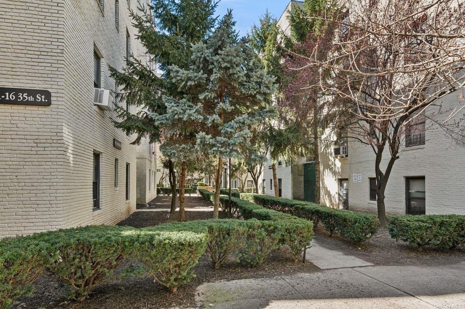 #13 photo, 21-16 35th Street, クイーンズ区 Astoria , NY 11105