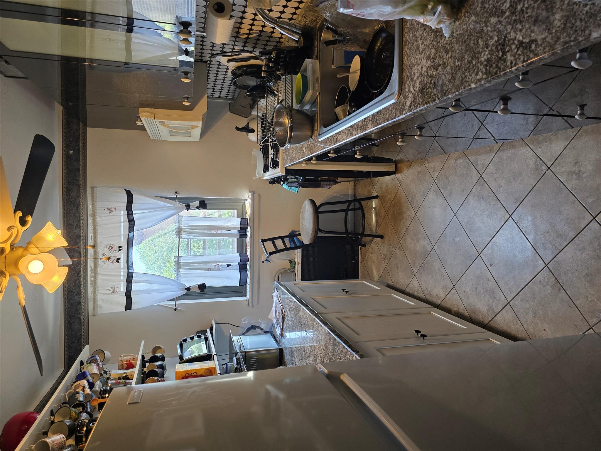 #4 photo, 86 -70 Francis Lewis, クイーンズ区 Holliswood , NY 11427