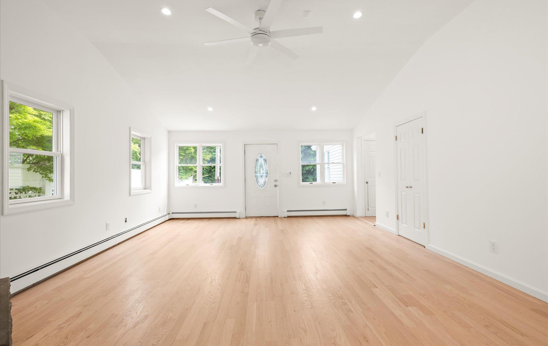 #4 photo, 8 Maple Street, ナッソー郡 Glenwood Landing , NY 11547