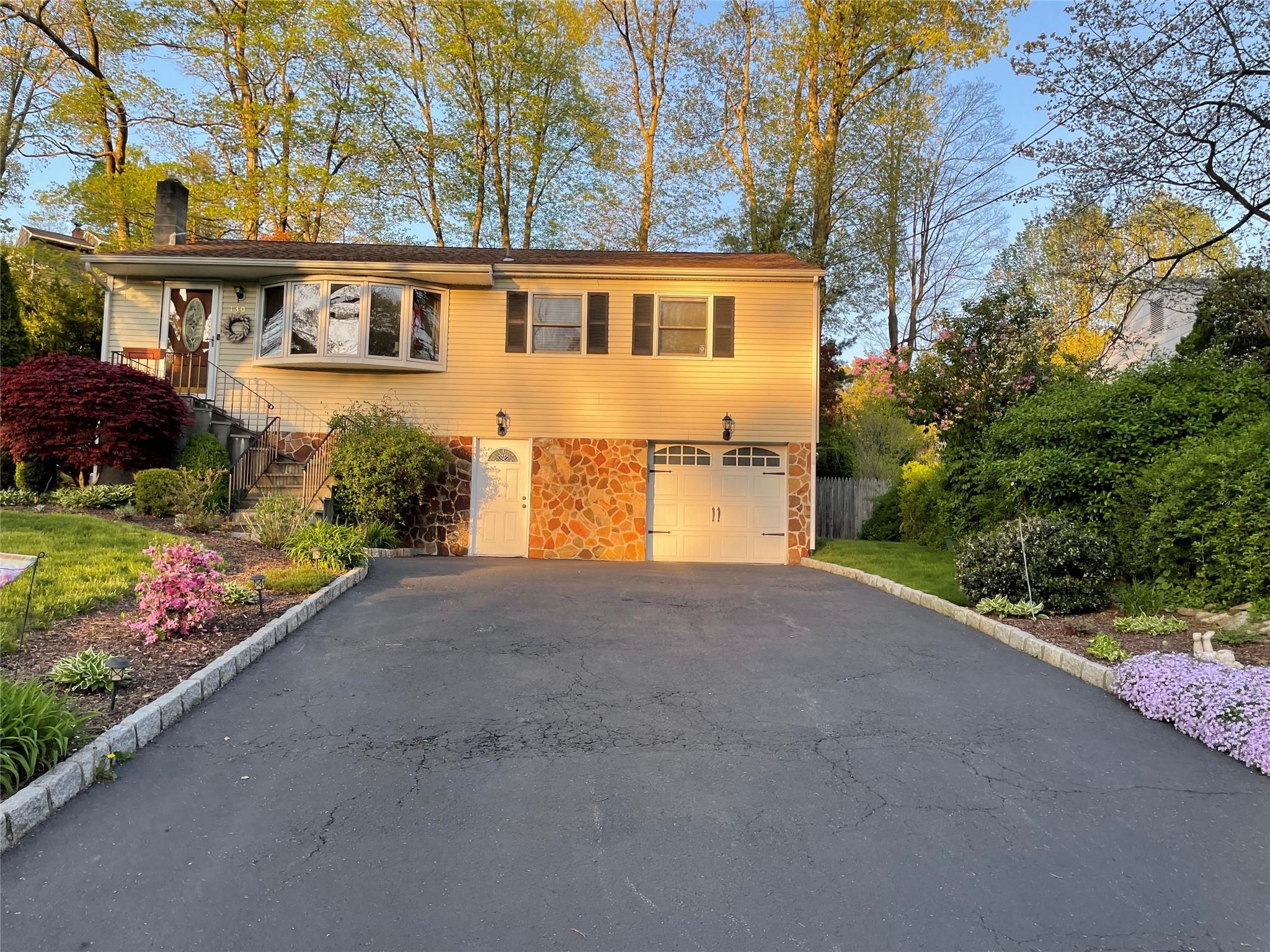 #1 photo, 130 Putnam Road, Garrison , NY 10524