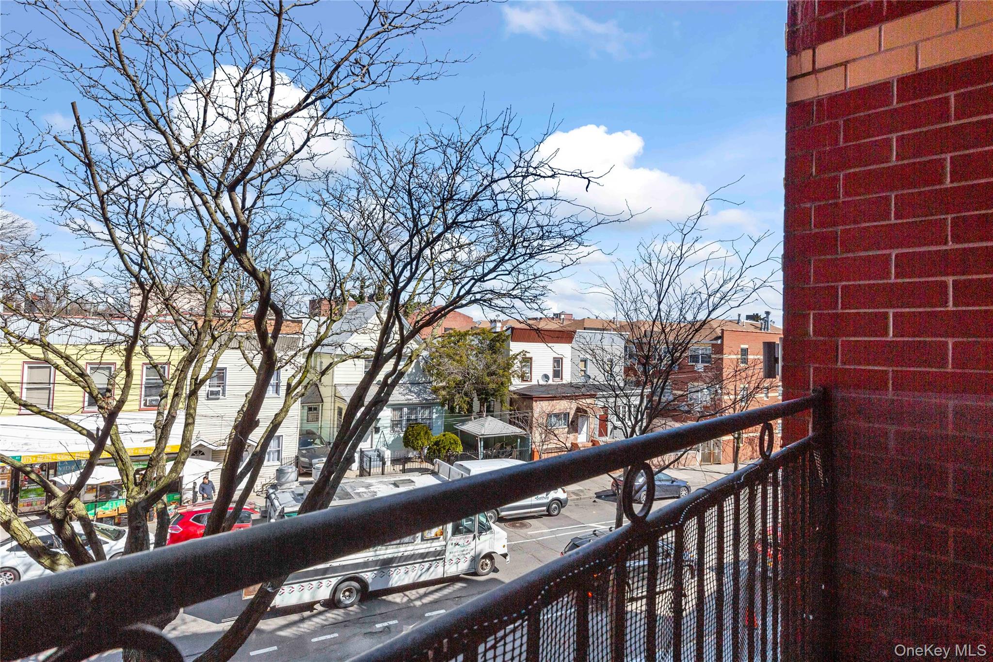 #11 photo, 107-16 37TH Avenue, クイーンズ区 Corona , NY 11368