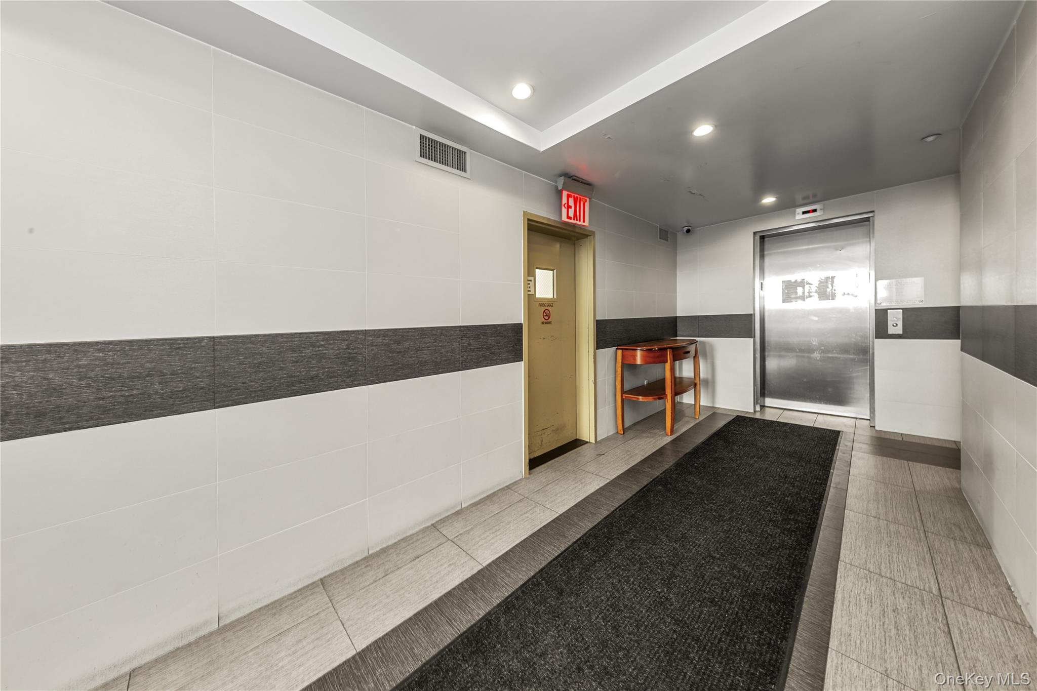 #17 photo, 107-16 37TH Avenue, クイーンズ区 Corona , NY 11368