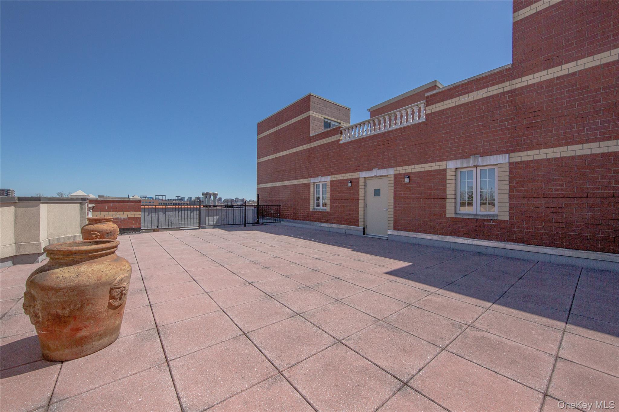 #19 photo, 107-16 37TH Avenue, クイーンズ区 Corona , NY 11368