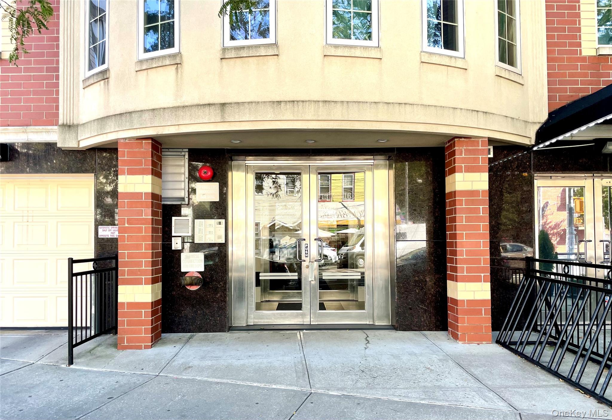 #20 photo, 107-16 37TH Avenue, クイーンズ区 Corona , NY 11368