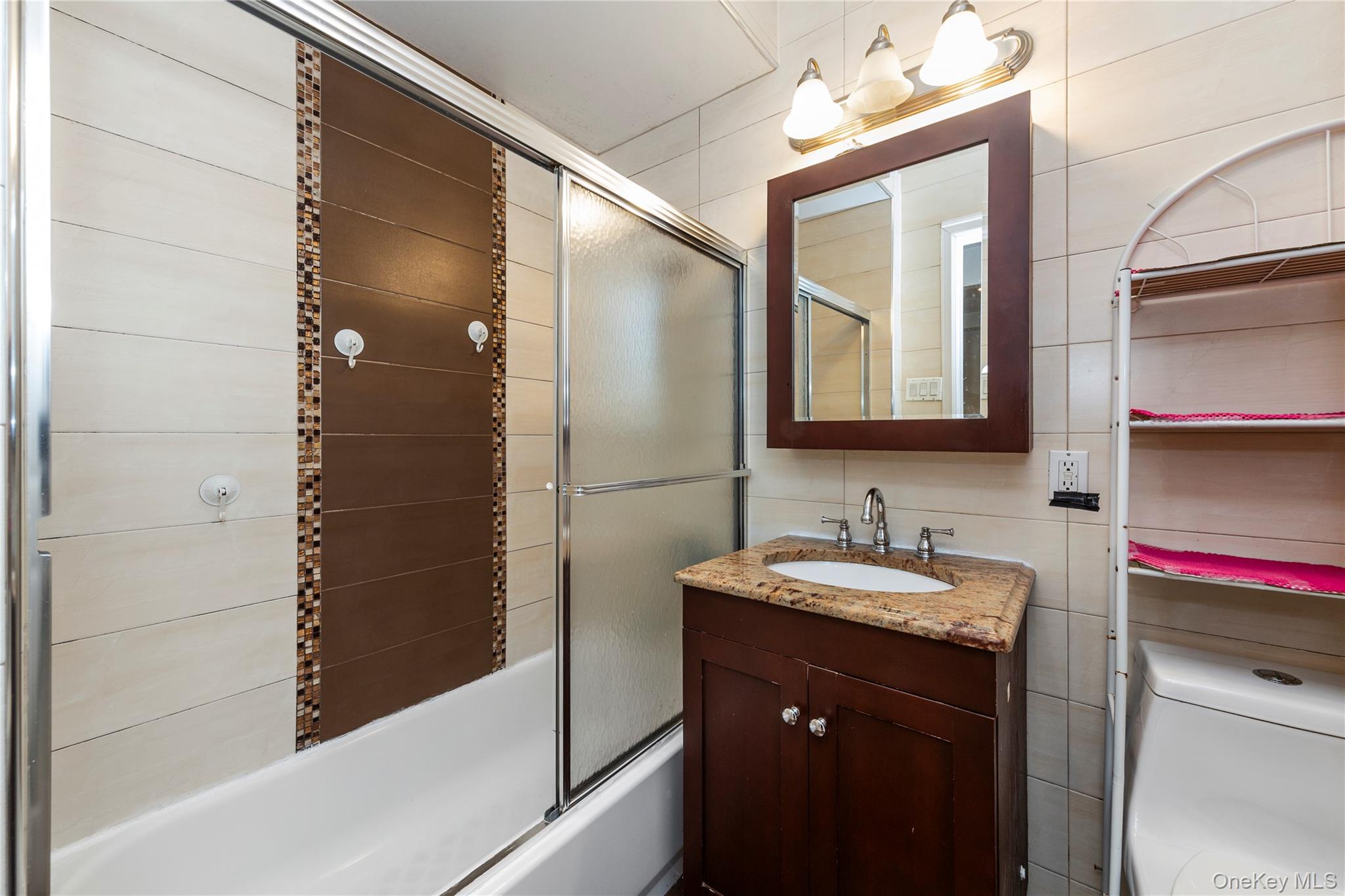 #7 photo, 107-16 37TH Avenue, クイーンズ区 Corona , NY 11368