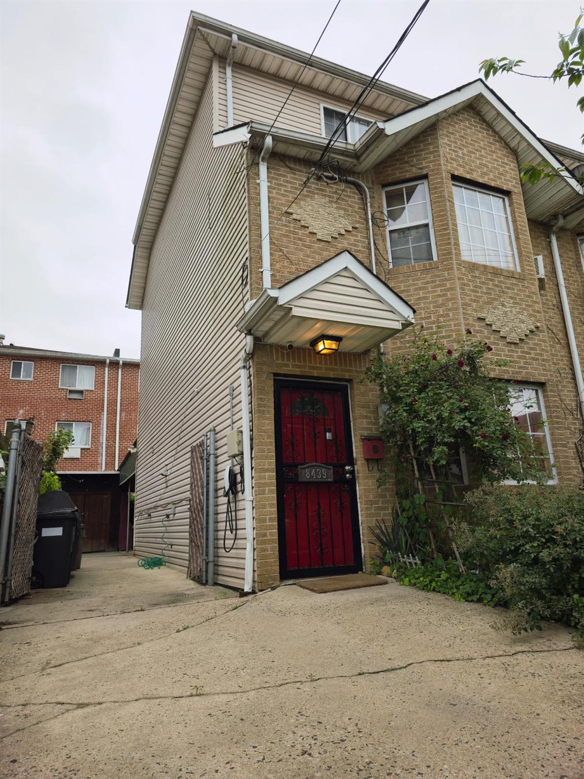 #1 photo, 8439 130th Street, كوينز Kew Gardens , NY 11415