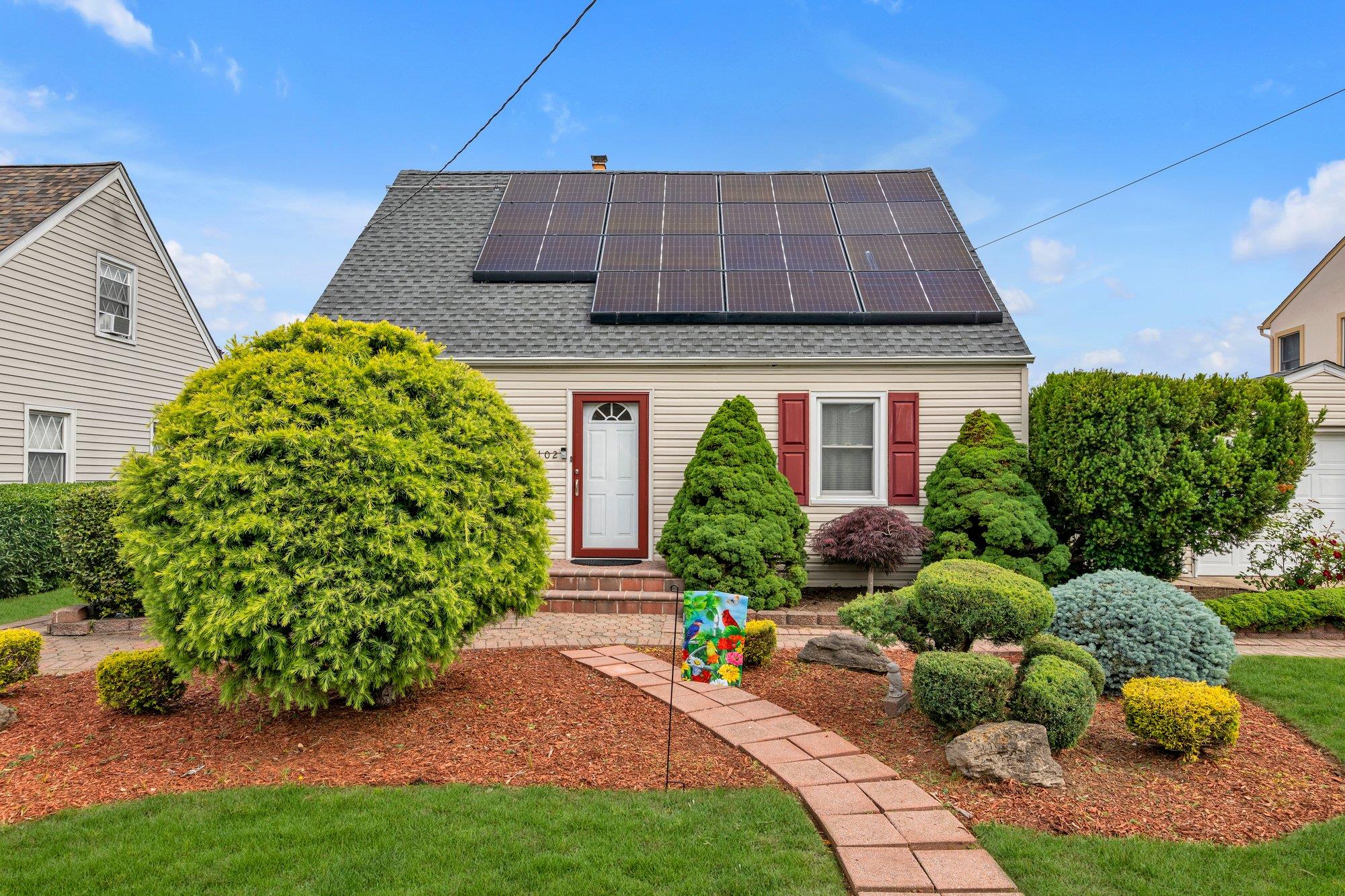 #1 photo, 102 Spruce Lane, Valley Stream , NY 11581