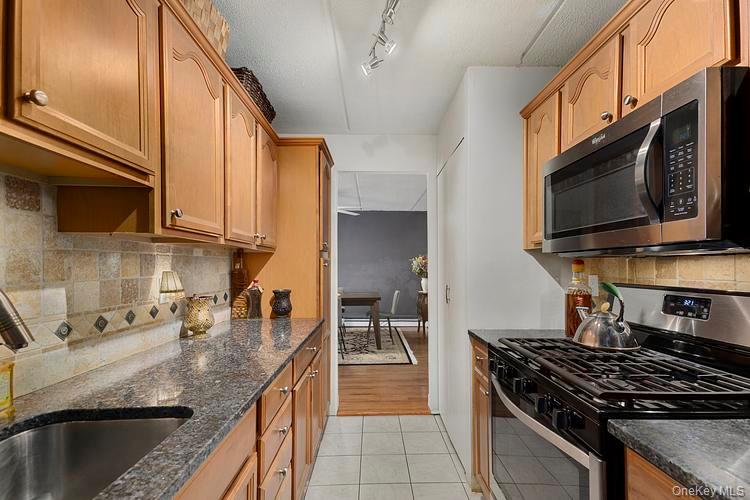 #6 photo, 1116 Warburton Avenue, Yonkers , NY 10701