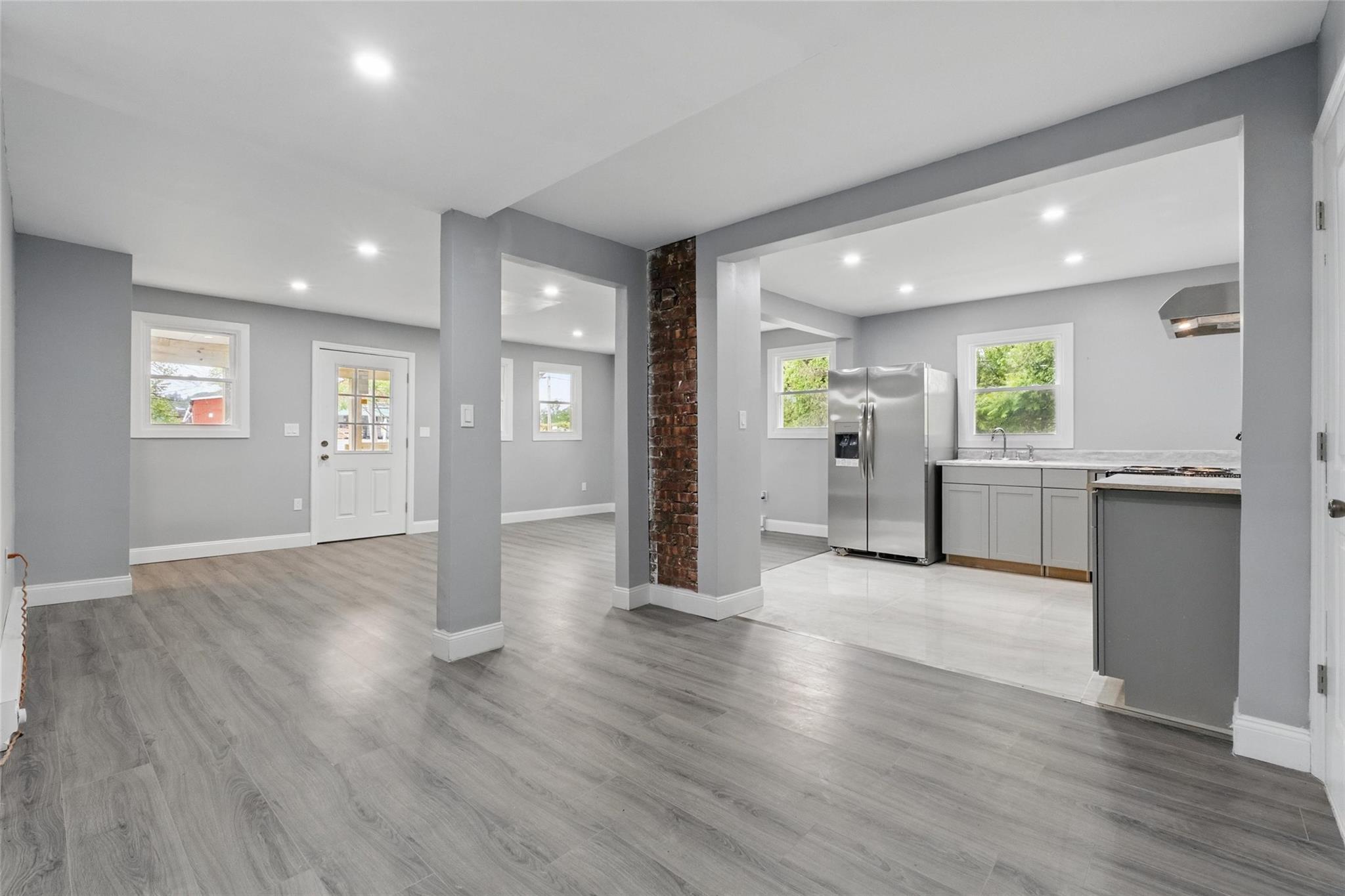 #17 photo, 809 Broadway/Route 9W, Ulster Park , NY 12487