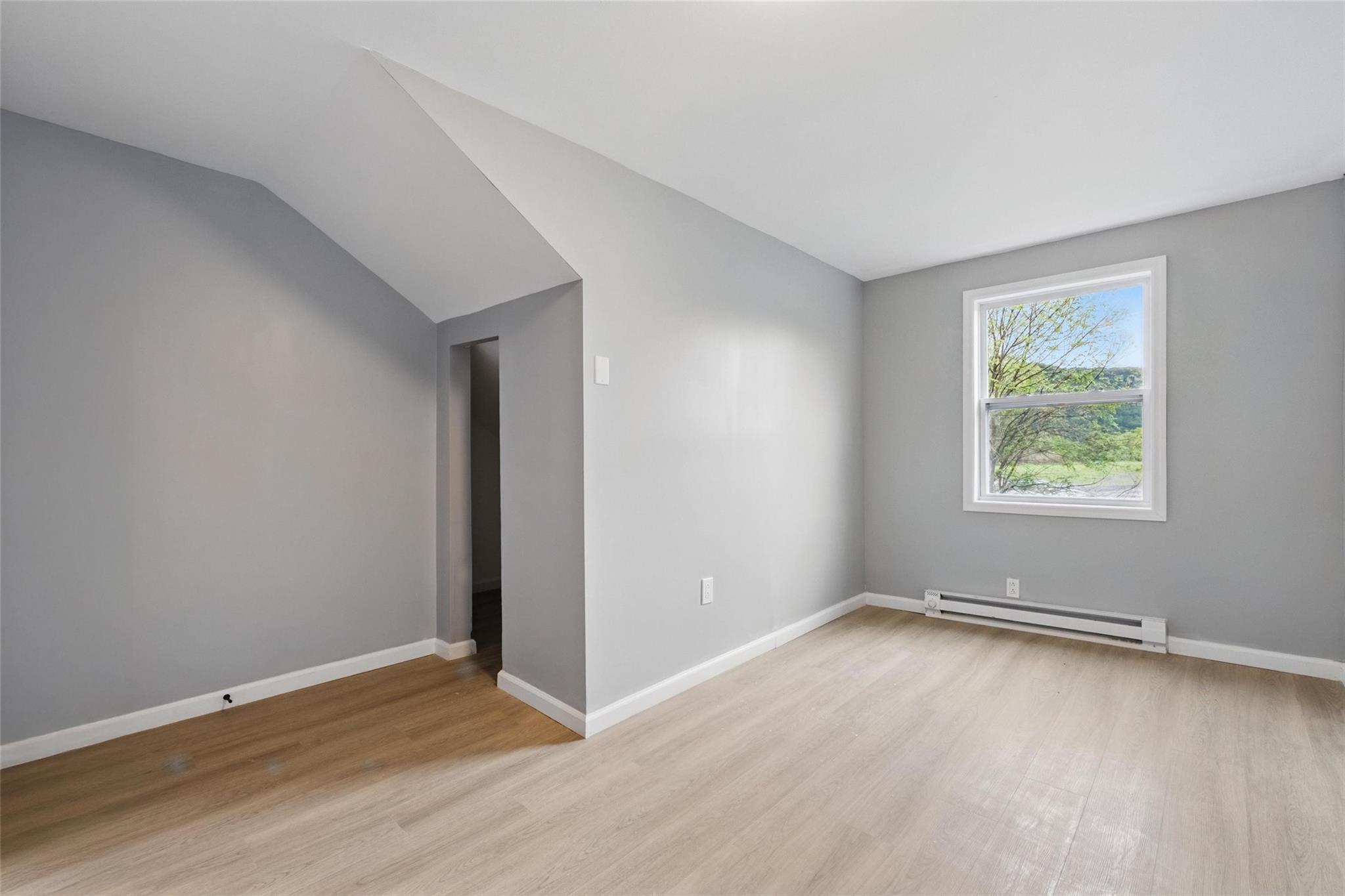 #20 photo, 809 Broadway/Route 9W, Ulster Park , NY 12487