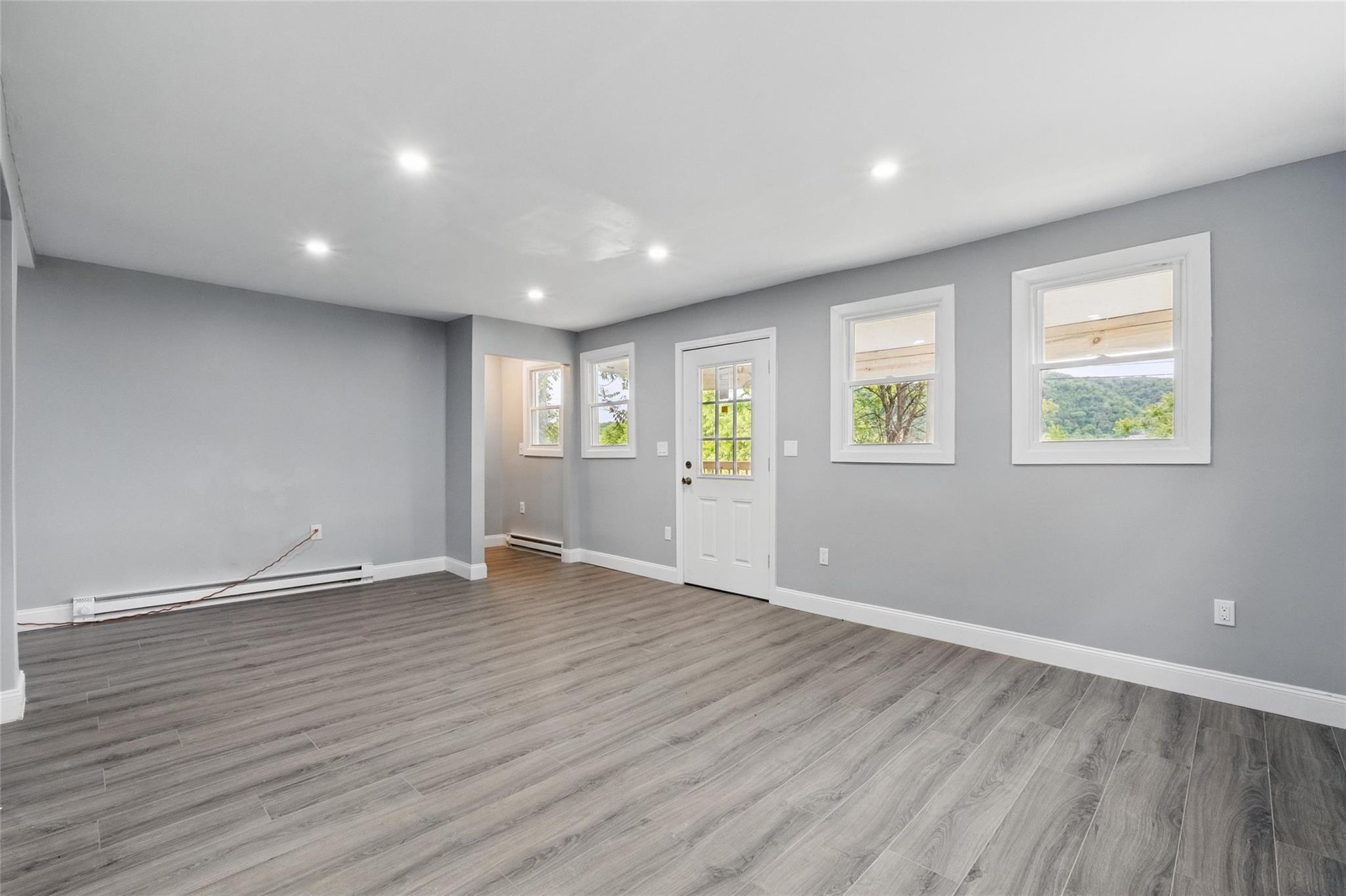 #9 photo, 809 Broadway/Route 9W, Ulster Park , NY 12487