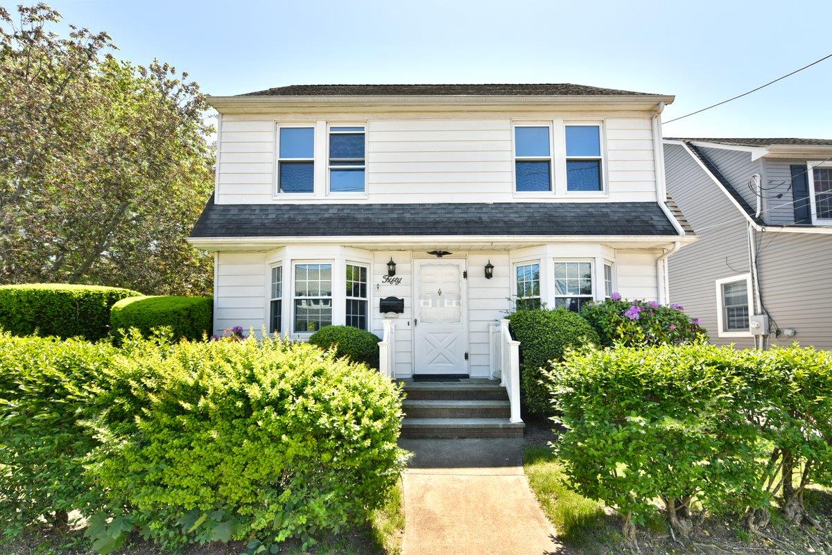 #1 photo, 50 Fordham Street, Williston Park , NY 11596