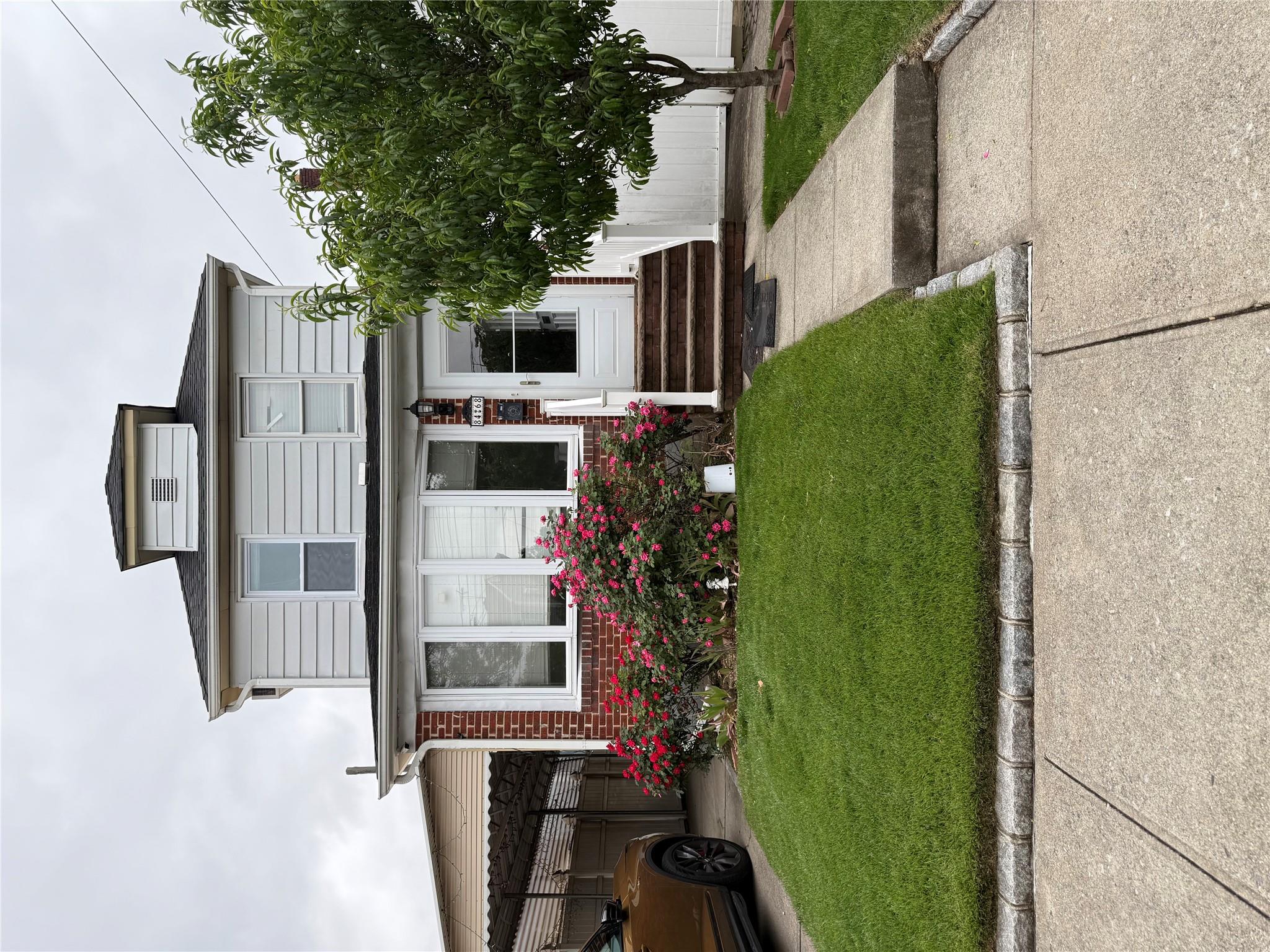 #1 photo, 84-68 258TH STREET ST, কুইন্‌স Floral Park , NY 11001