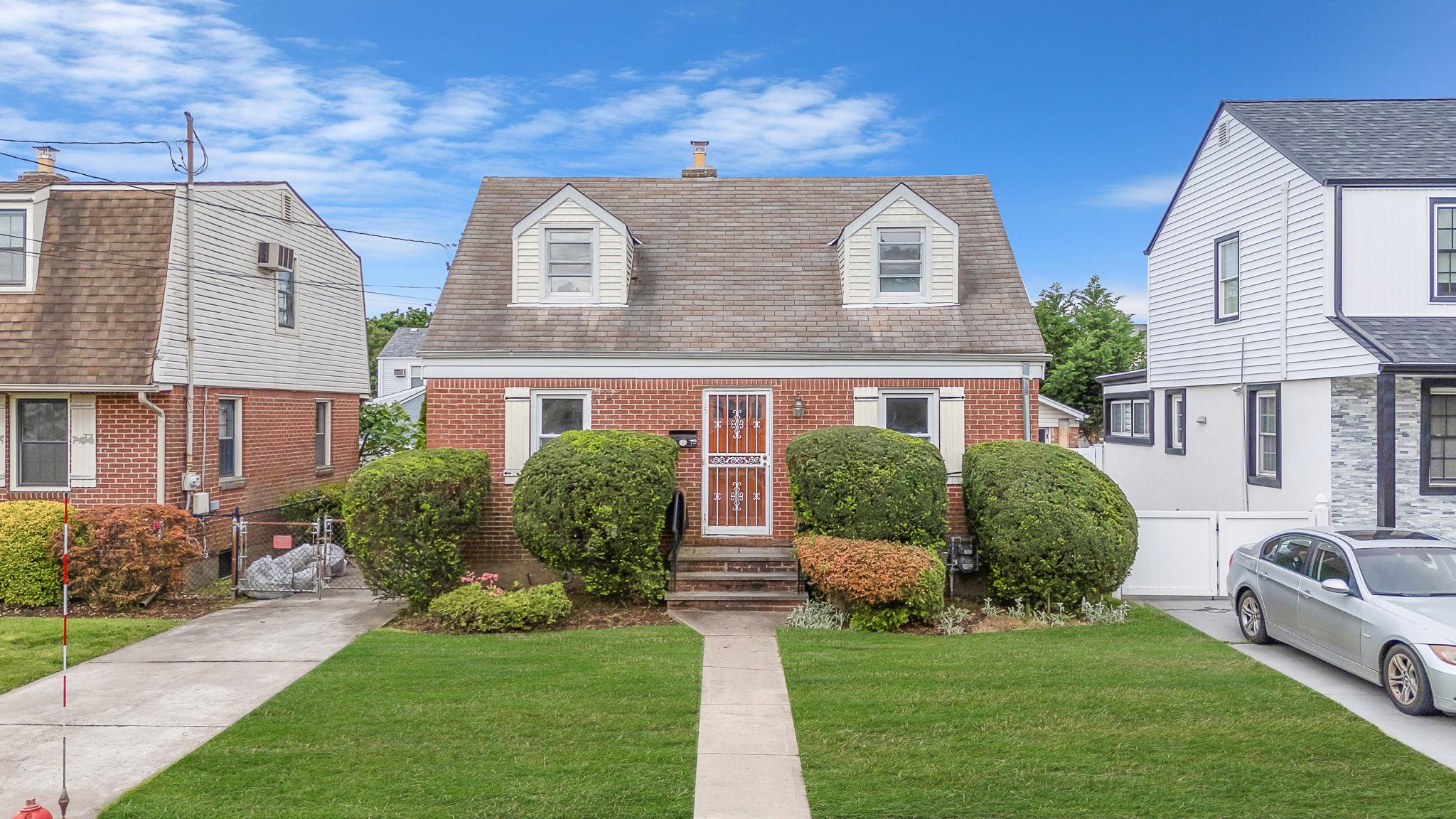 #1 photo, 379 White Rd Mineola, ناسو Mineola , NY 11501