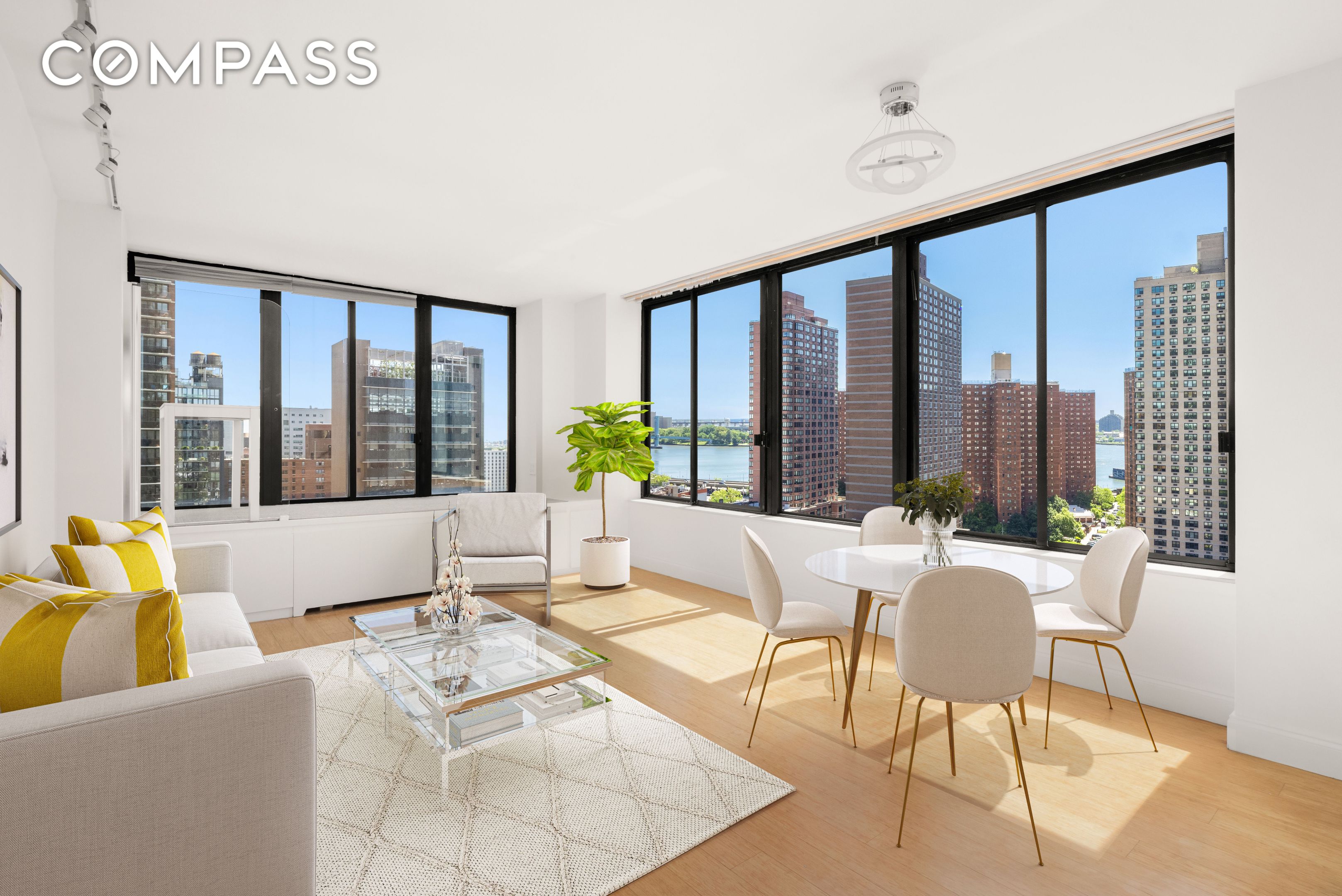 #1 photo, 300 E 93rd Street, マンハッタン Upper East Side , NY 10128