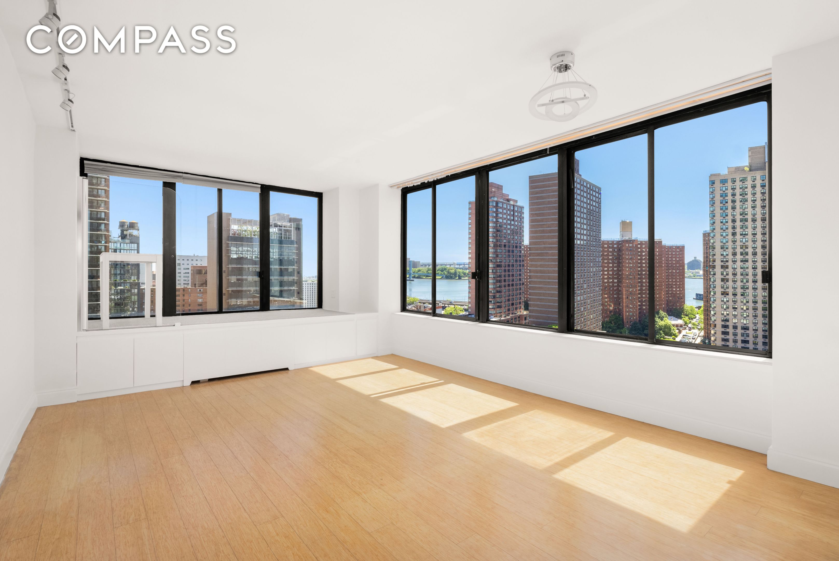 #8 photo, 300 E 93rd Street, マンハッタン Upper East Side , NY 10128