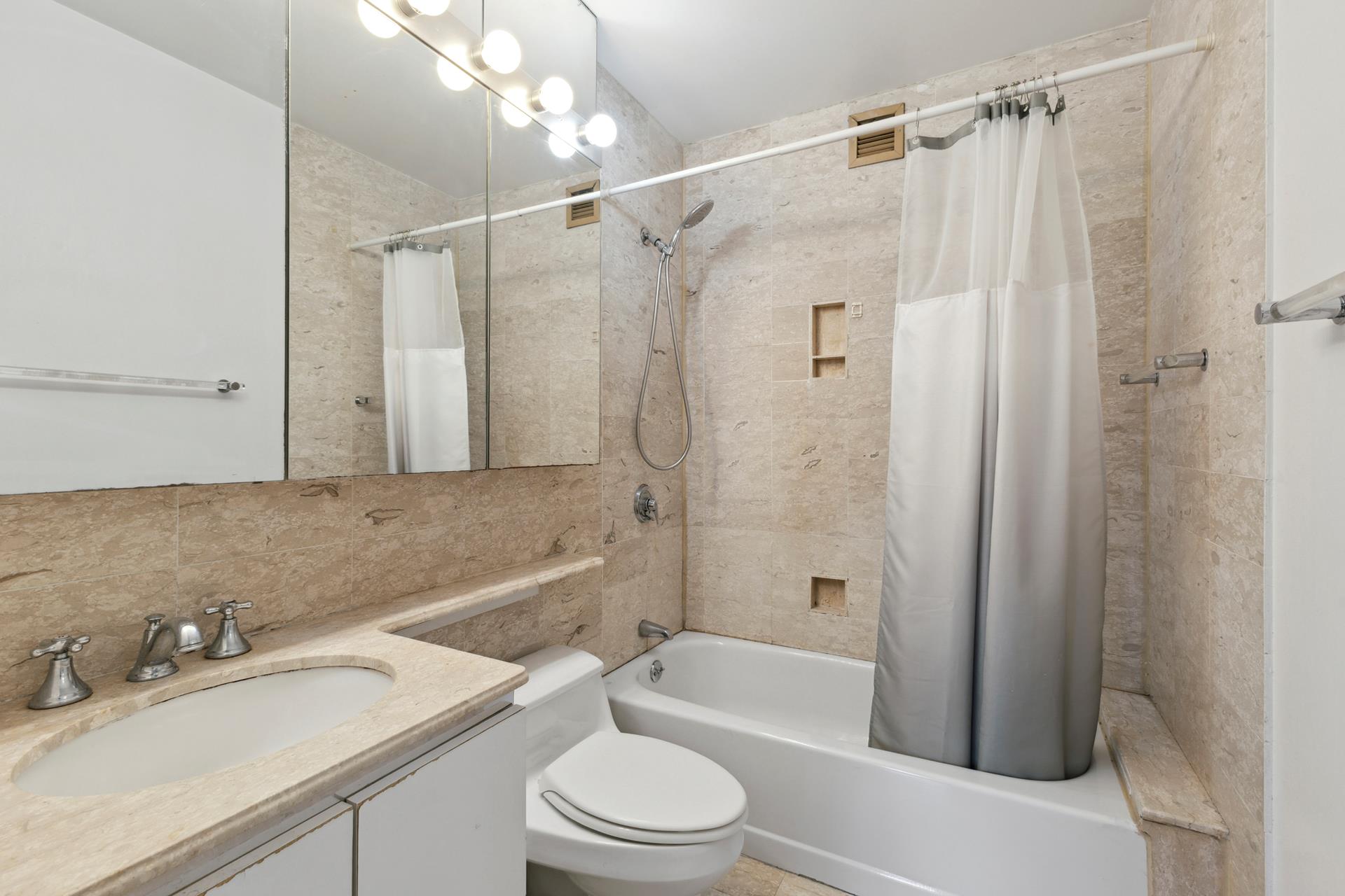 #8 photo, 630 1ST Avenue, マンハッタン Murray Hill , NY 10016