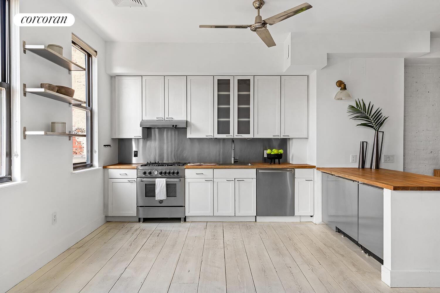 #5 photo, 138 BROADWAY, ブルックリン区 Williamsburg,South , NY 11211