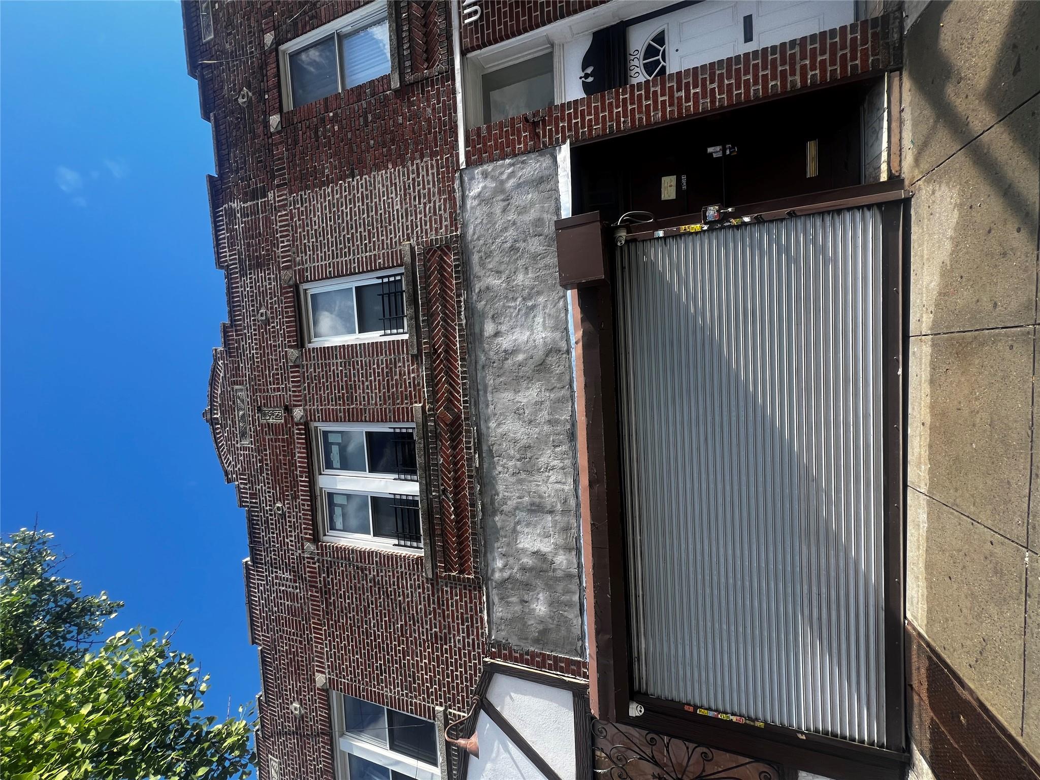 #2 photo, 69-38 Myrtle Avenue, クイーンズ区 Glendale , NY 11385