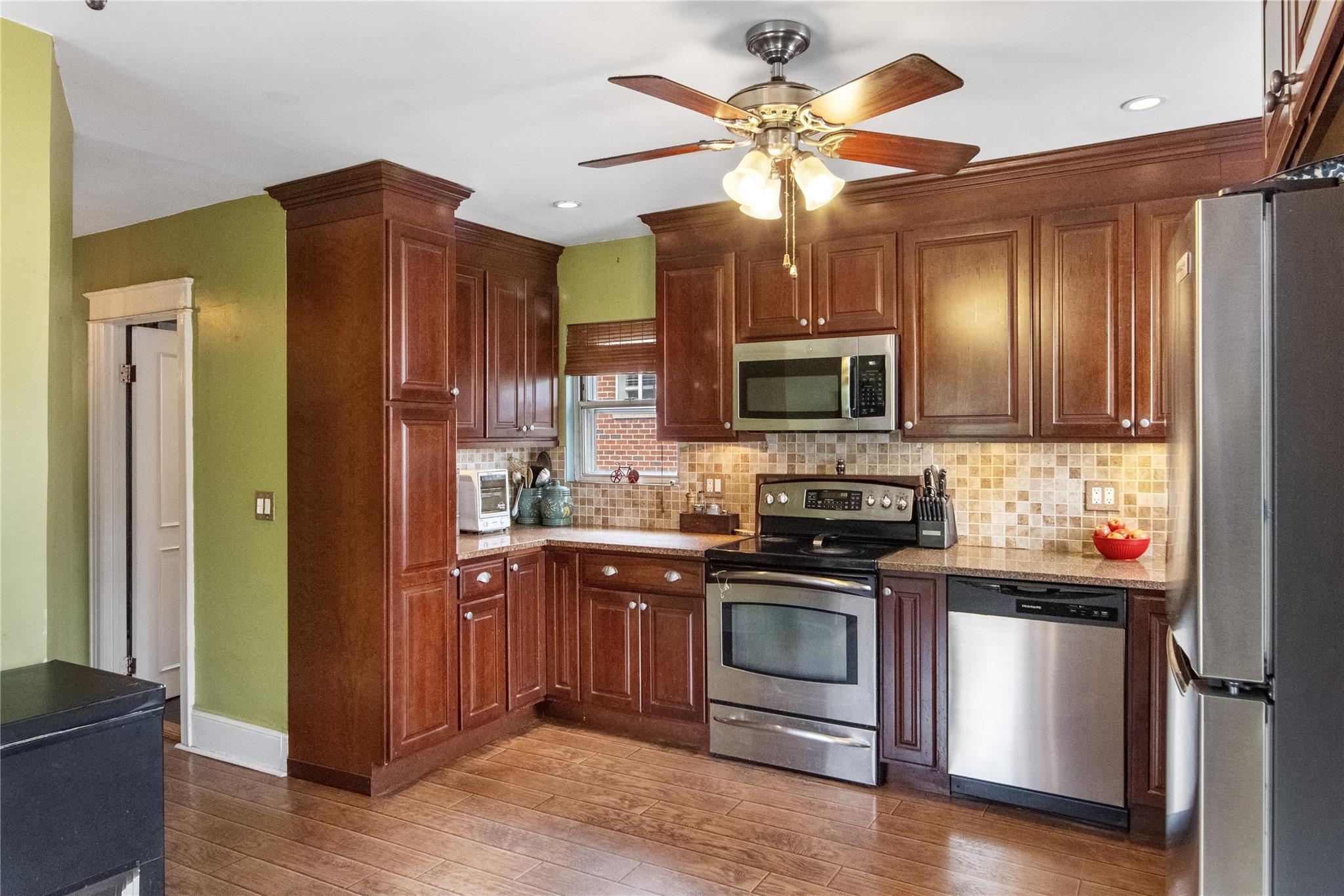 #16 photo, 230 Pennyfield Avenue, ブロンクス区 Bronx , NY 10465