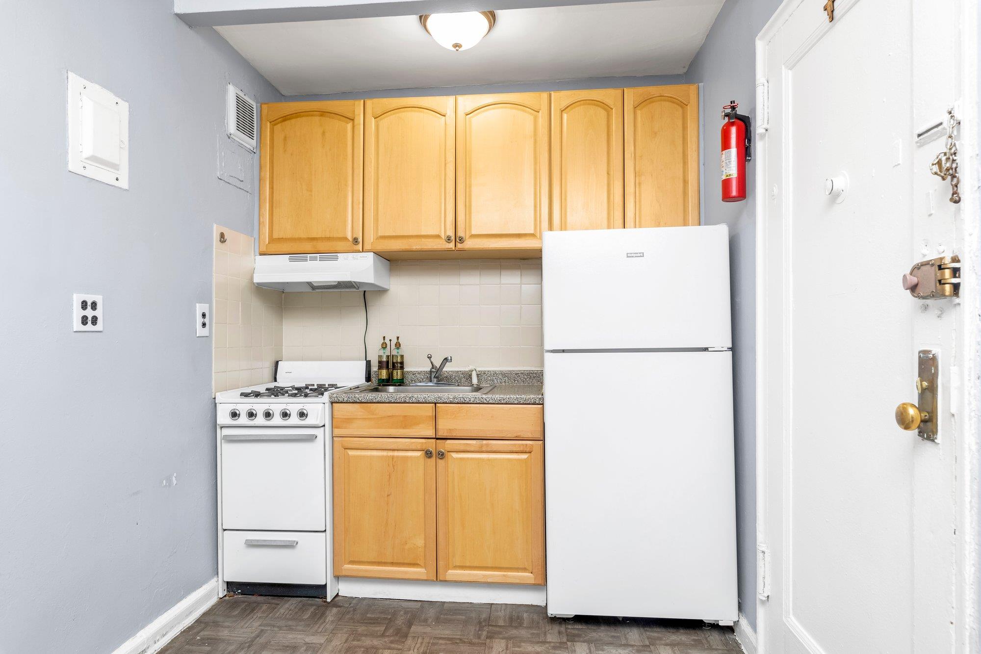 #8 photo, 84-19 51st Avenue, クイーンズ区 Elmhurst , NY 11373