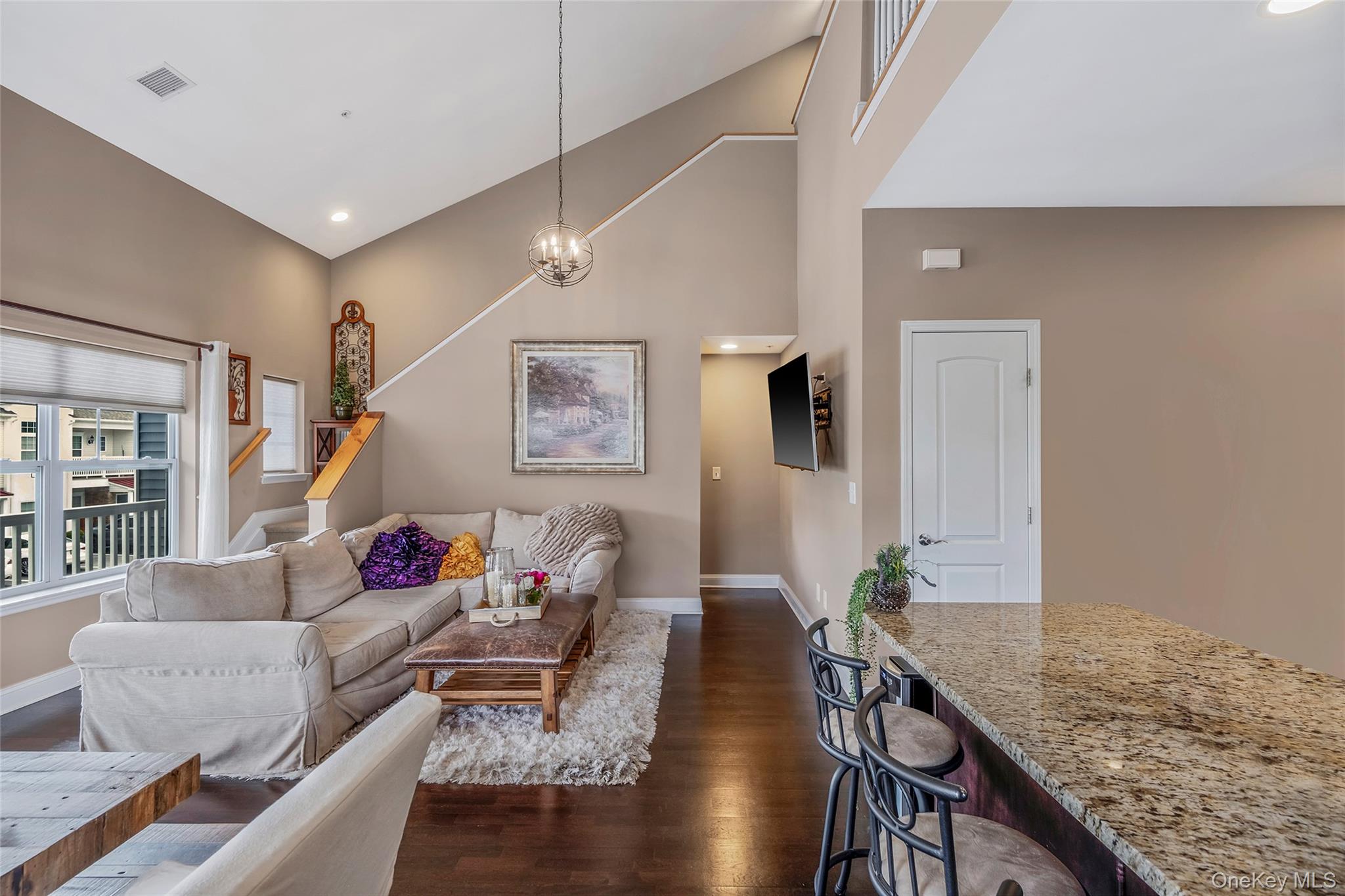 #15 photo, 135 Rosebud Court, サフォーク郡 Patchogue , NY 11772