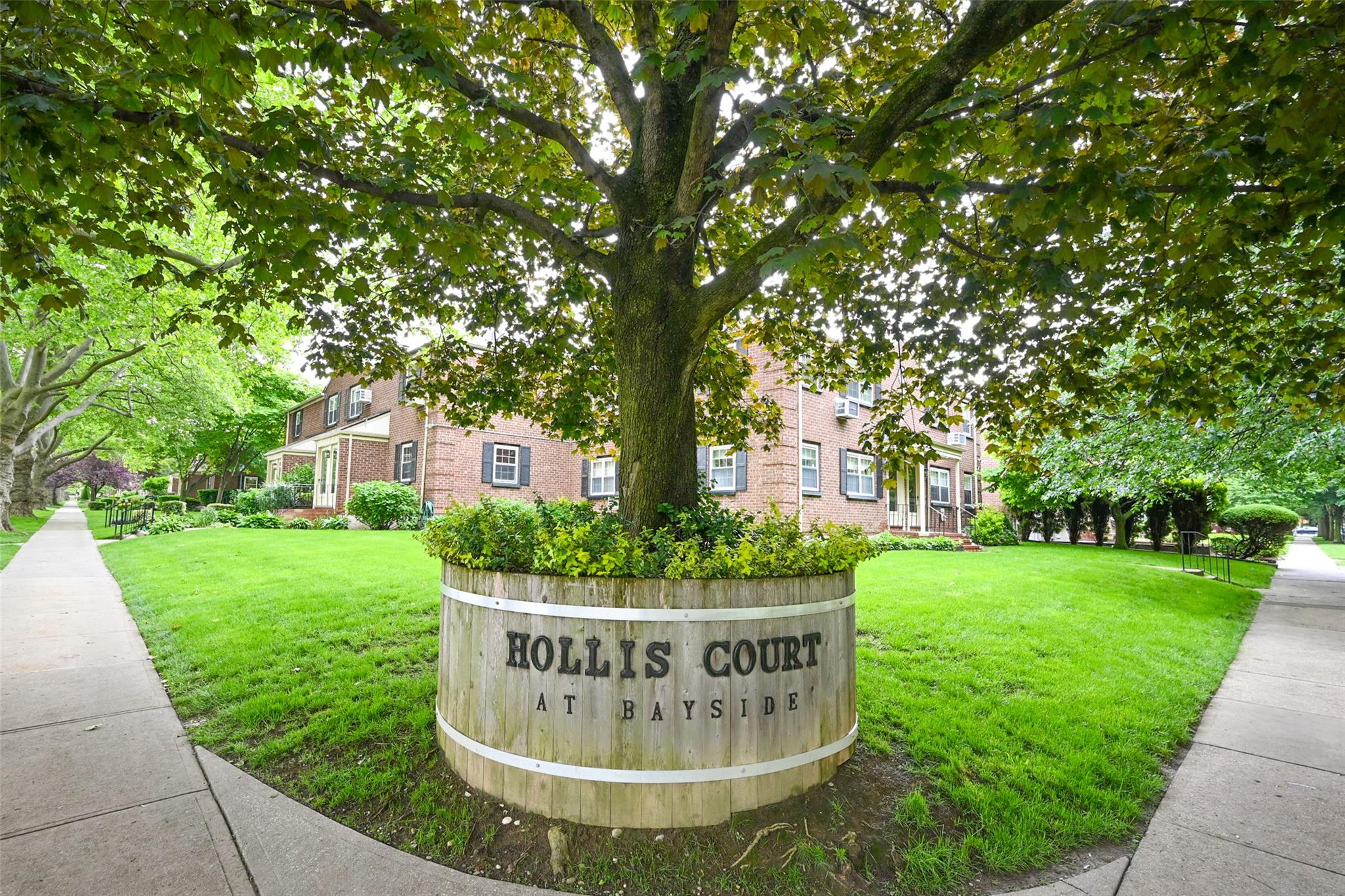 #16 photo, 69-27 210 Street, كوينز Oakland Gardens , NY 11364